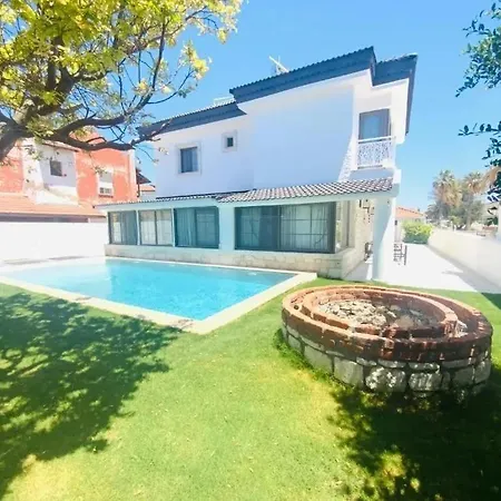 Talles Suit Otel Çeşme